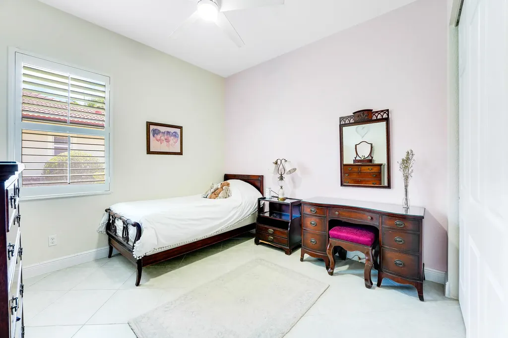 124 Casa Circle Jupiter FL 33458