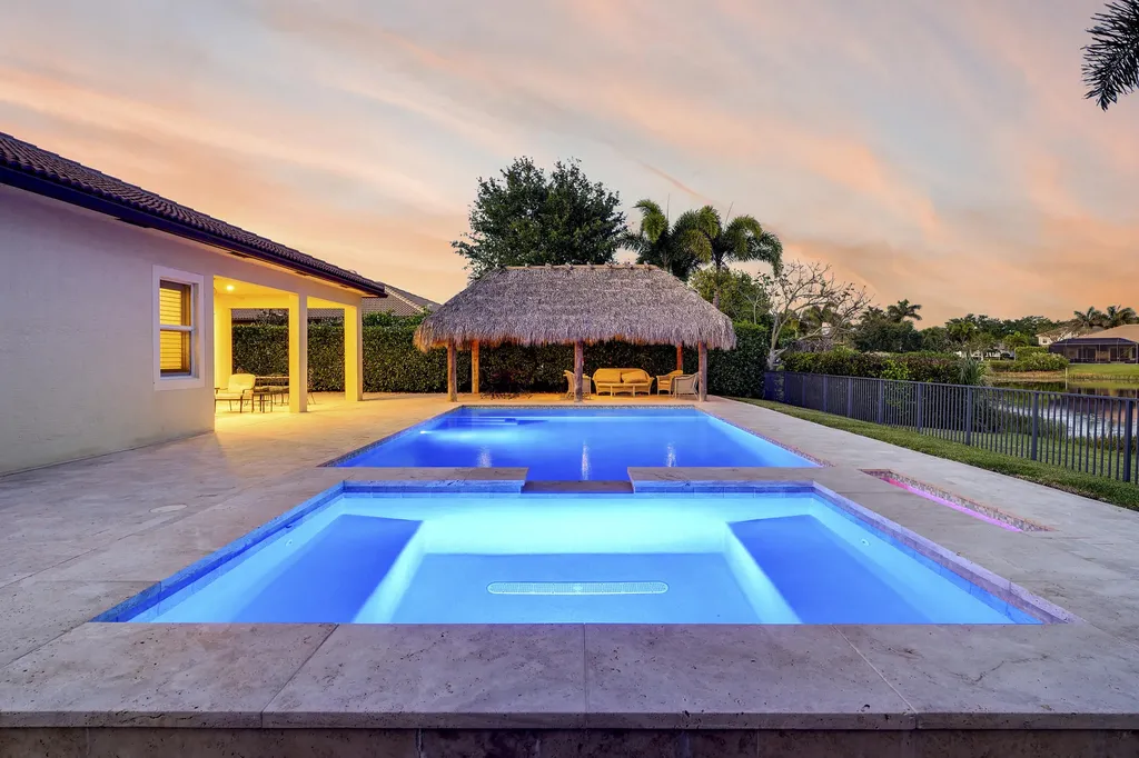 124 Casa Circle Jupiter FL 33458