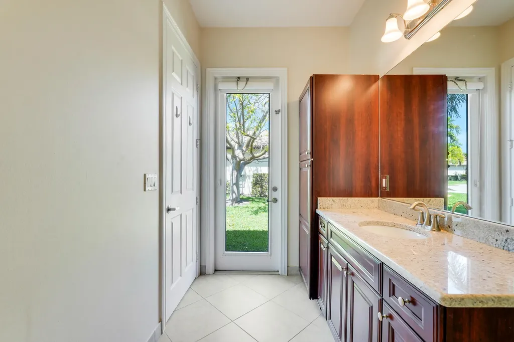 124 Casa Circle Jupiter FL 33458