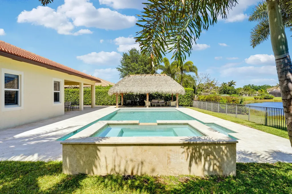 124 Casa Circle Jupiter FL 33458
