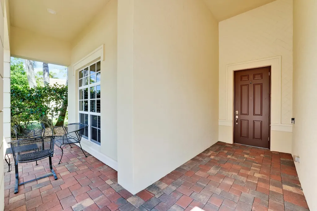 124 Casa Circle Jupiter FL 33458