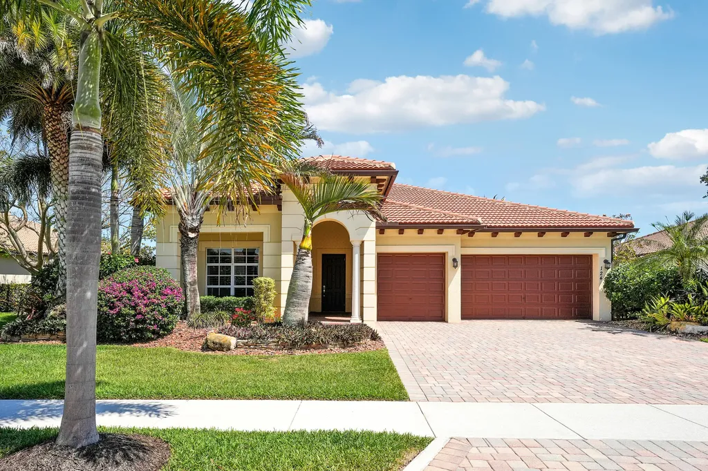 124 Casa Circle Jupiter FL 33458