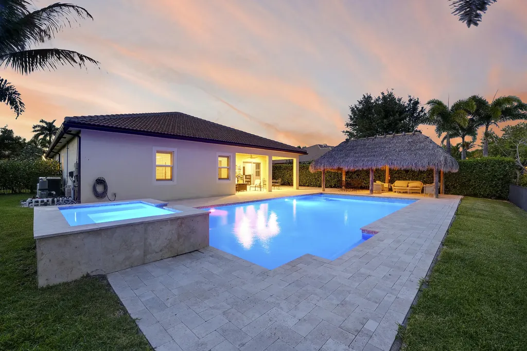 124 Casa Circle Jupiter FL 33458