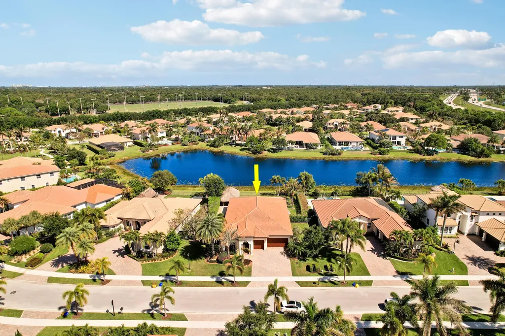 124 Casa Circle Jupiter FL 33458