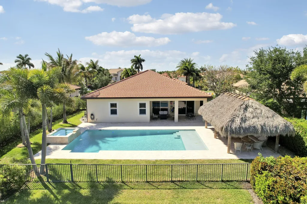 124 Casa Circle Jupiter FL 33458
