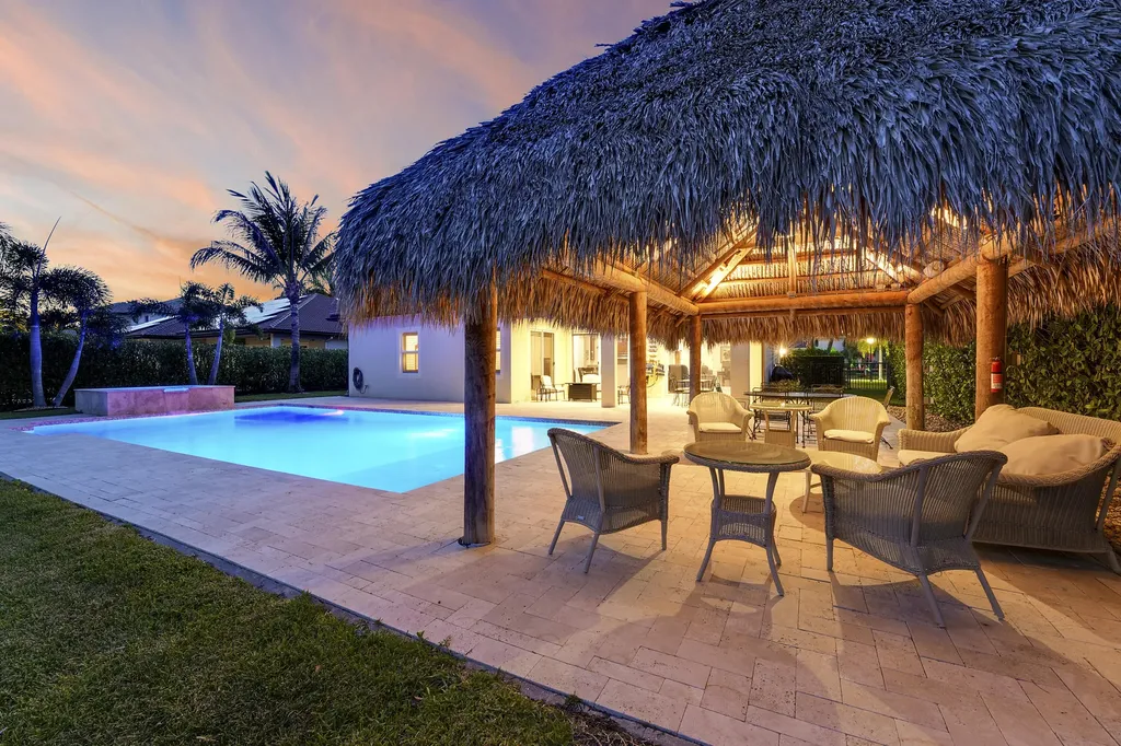 124 Casa Circle Jupiter FL 33458