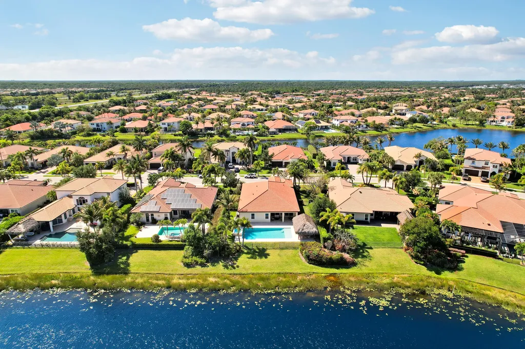124 Casa Circle Jupiter FL 33458