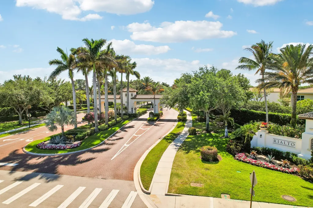 124 Casa Circle Jupiter FL 33458