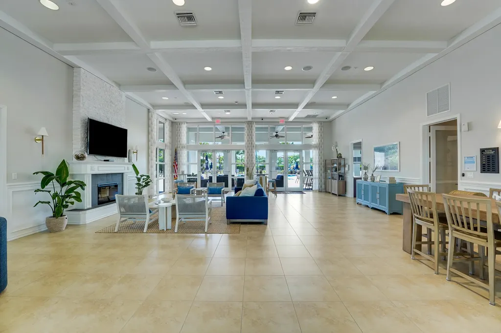 124 Casa Circle Jupiter FL 33458