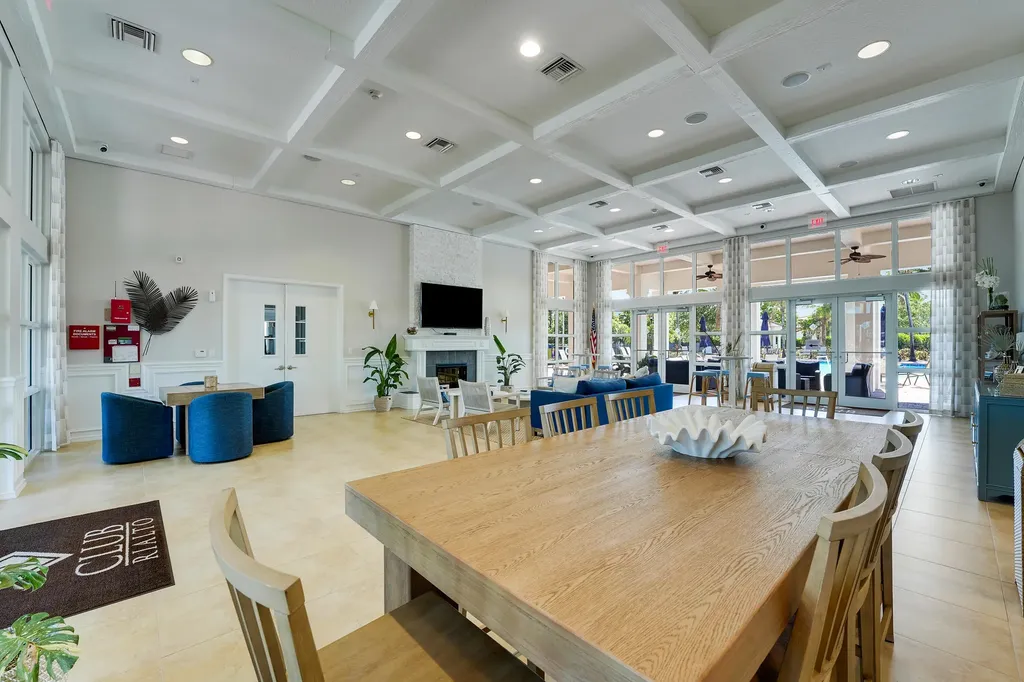 124 Casa Circle Jupiter FL 33458