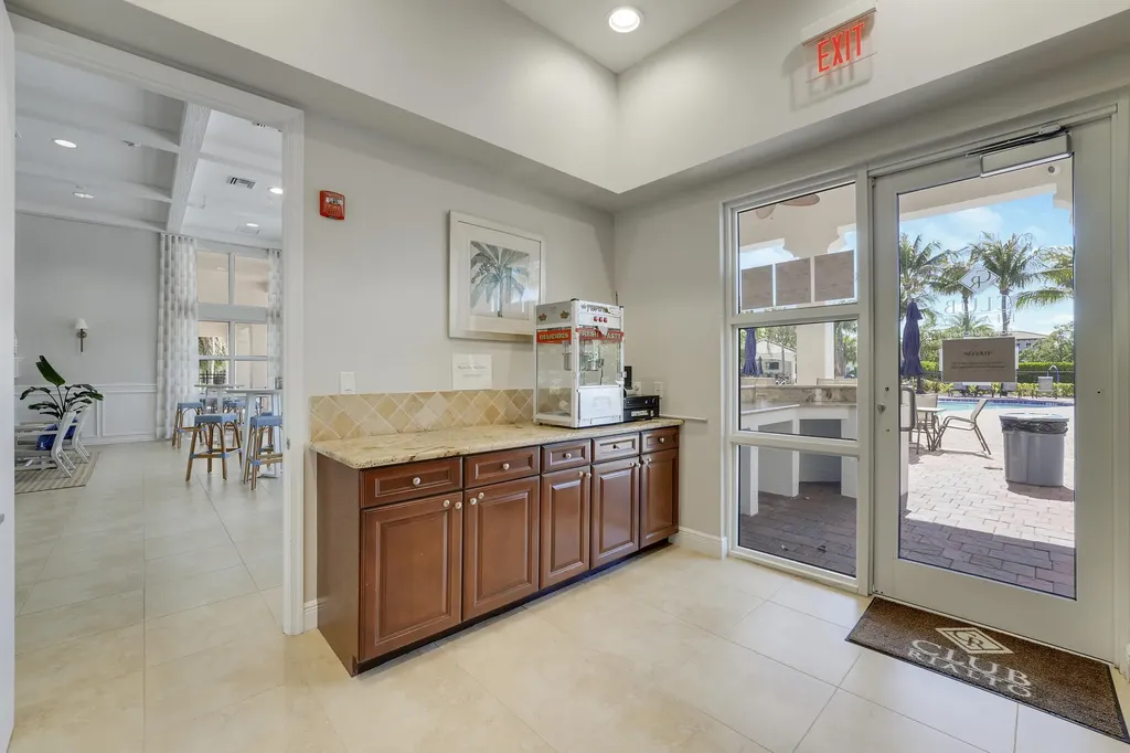 124 Casa Circle Jupiter FL 33458