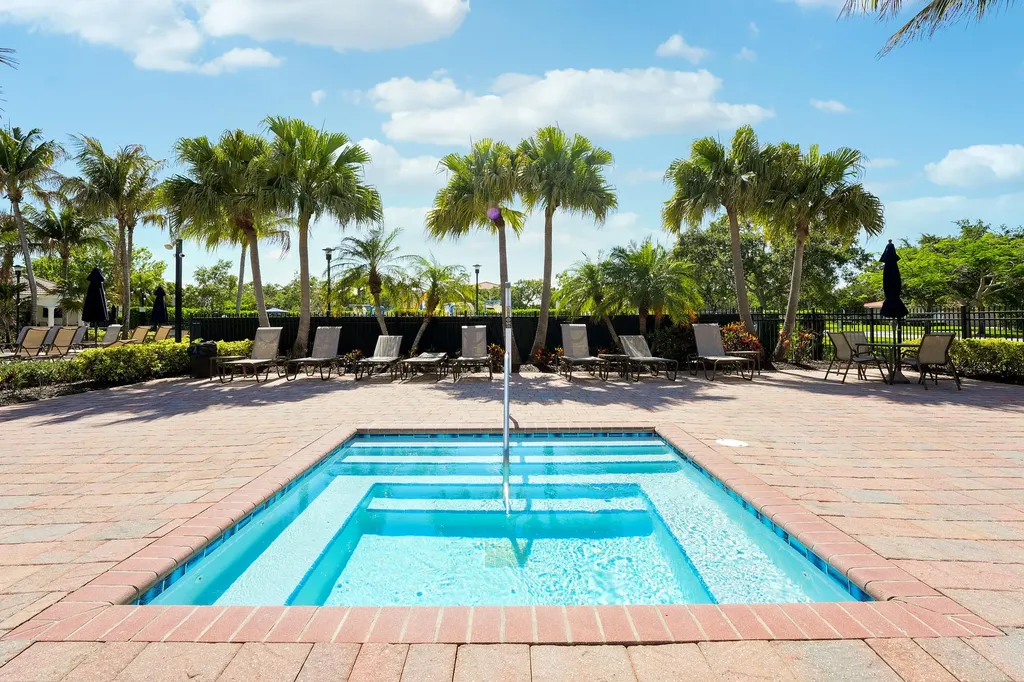 124 Casa Circle Jupiter FL 33458