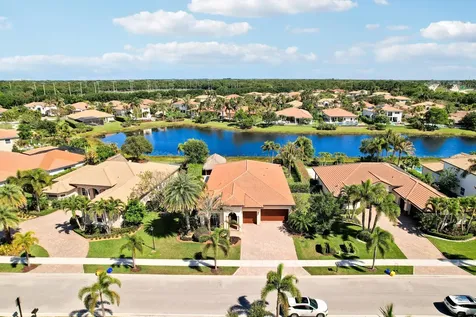 124 Casa Circle Jupiter FL 33458