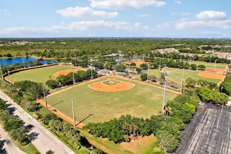 124 Casa Circle Jupiter FL 33458