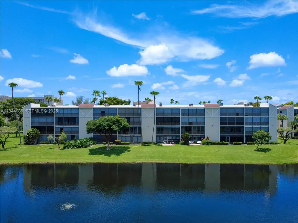 14360 Strathmore Lane Delray Beach FL 33446
