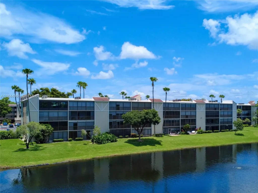 14360 Strathmore Lane Delray Beach FL 33446