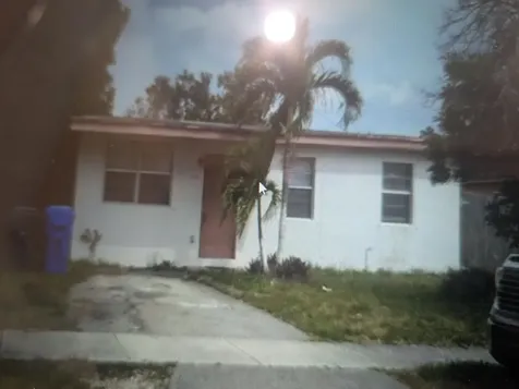 3751 SW 46th Avenue West Park FL 33023