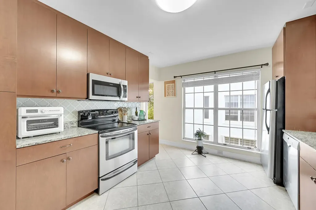 6245 Old Court Road Boca Raton FL 33433