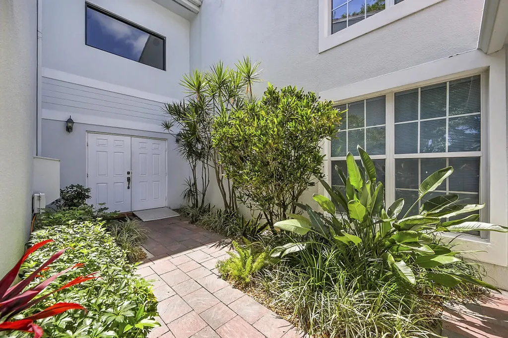 6245 Old Court Road Boca Raton FL 33433