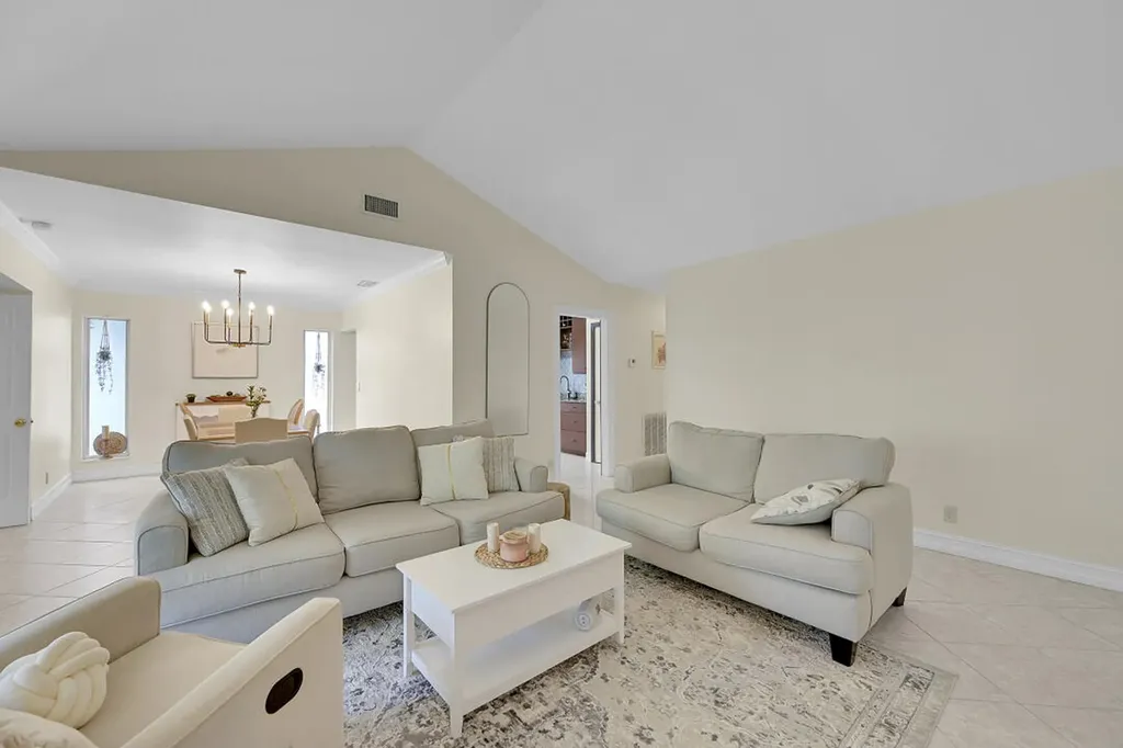 6245 Old Court Road Boca Raton FL 33433