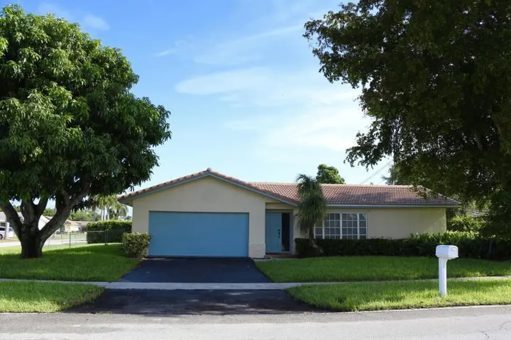 9 Burning Tree Lane Boca Raton FL 33431