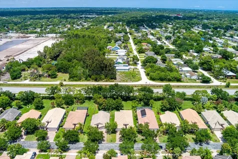 1963 Grey Falcon Circle SW Vero Beach FL 32962