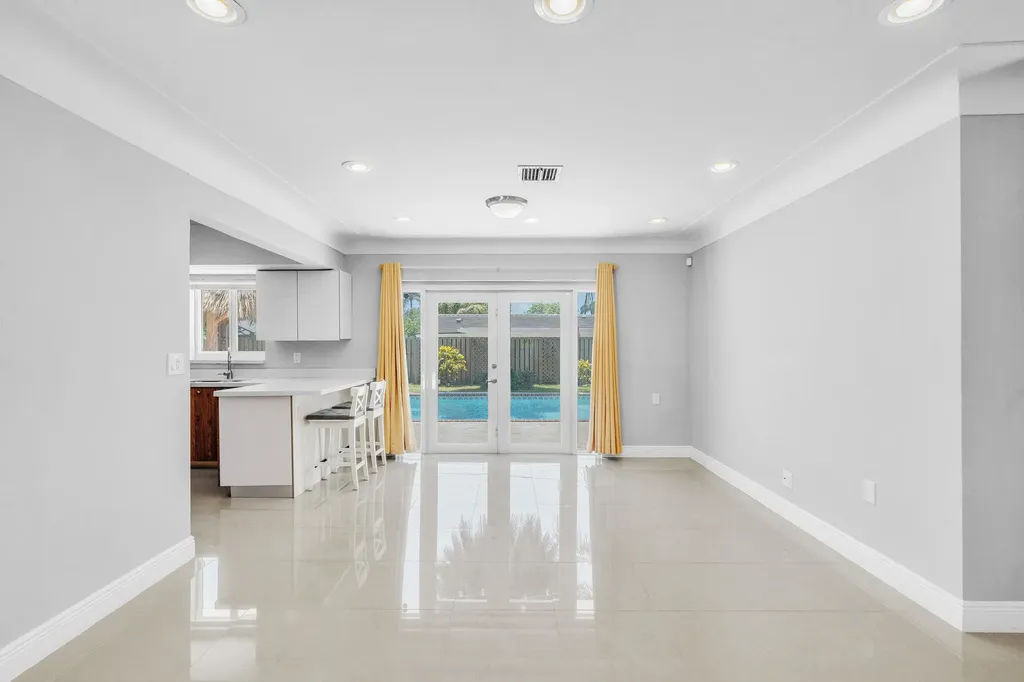 1970 NE 32nd Street Lighthouse Point FL 33064