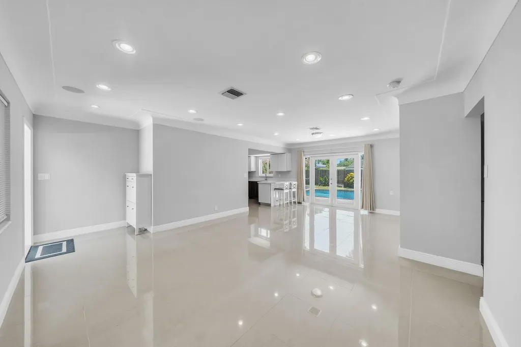 1970 NE 32nd Street Lighthouse Point FL 33064