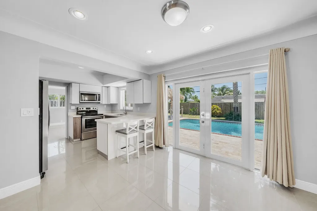 1970 NE 32nd Street Lighthouse Point FL 33064