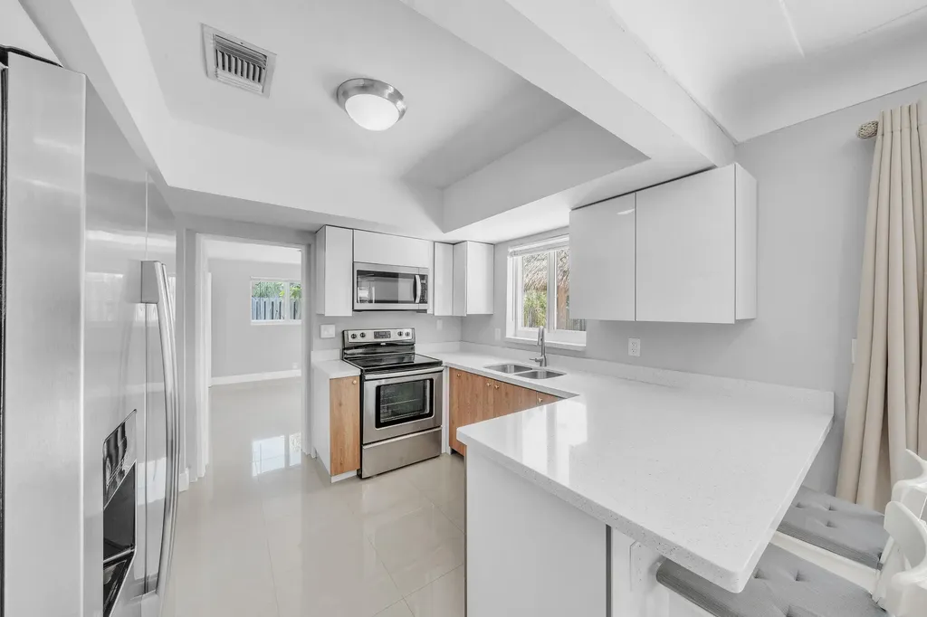 1970 NE 32nd Street Lighthouse Point FL 33064