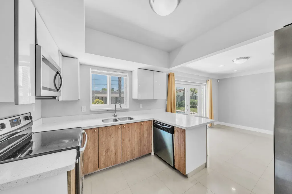 1970 NE 32nd Street Lighthouse Point FL 33064