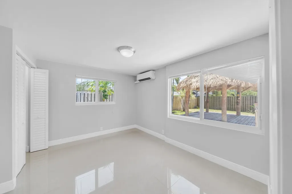 1970 NE 32nd Street Lighthouse Point FL 33064