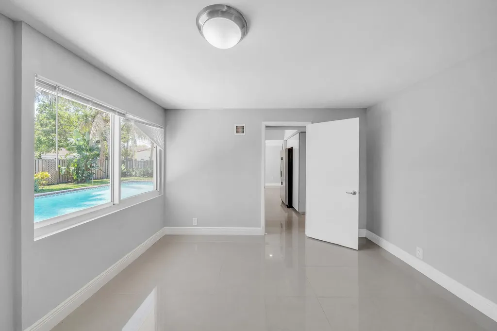 1970 NE 32nd Street Lighthouse Point FL 33064
