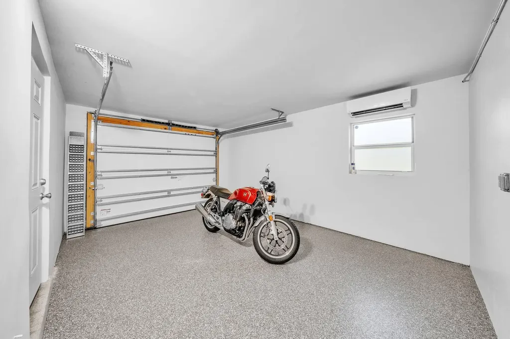 1970 NE 32nd Street Lighthouse Point FL 33064