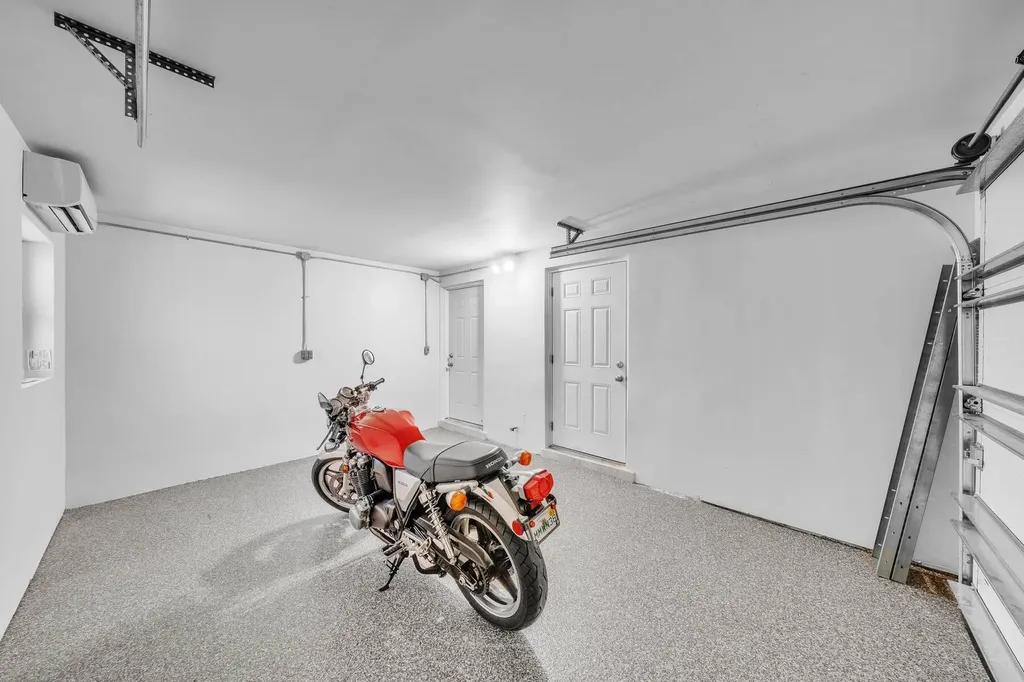1970 NE 32nd Street Lighthouse Point FL 33064