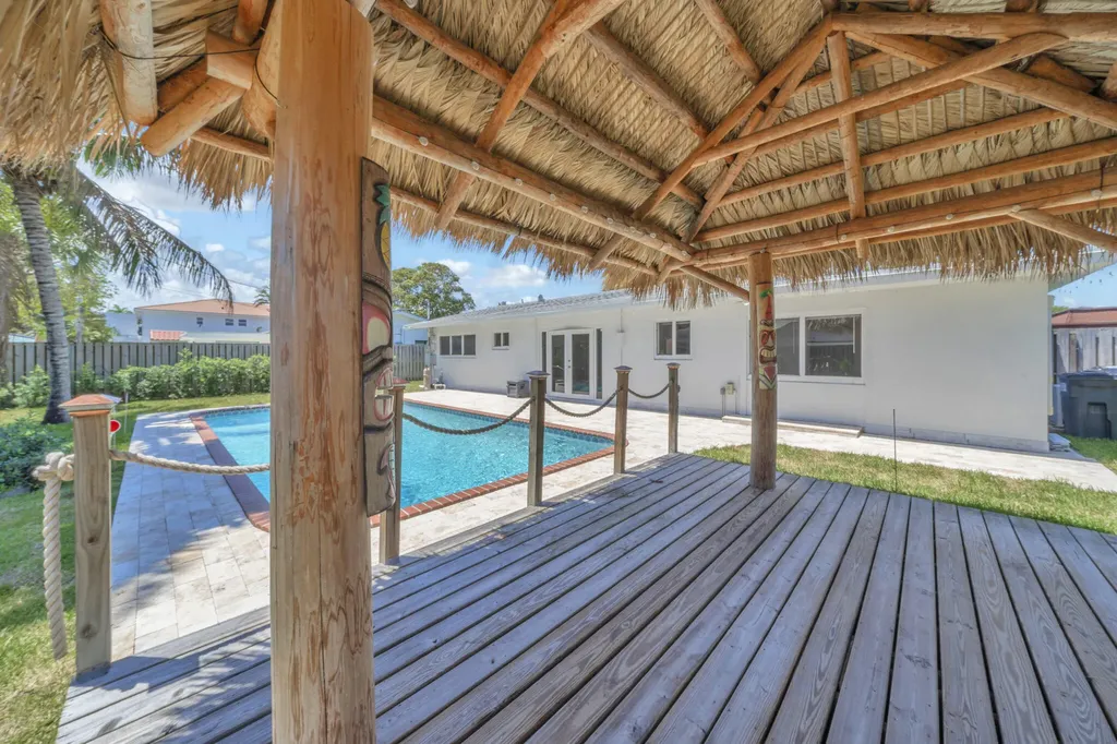 1970 NE 32nd Street Lighthouse Point FL 33064