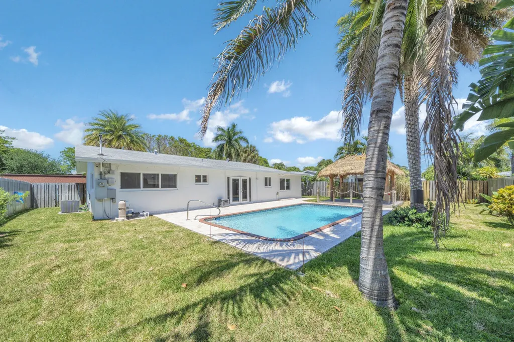 1970 NE 32nd Street Lighthouse Point FL 33064