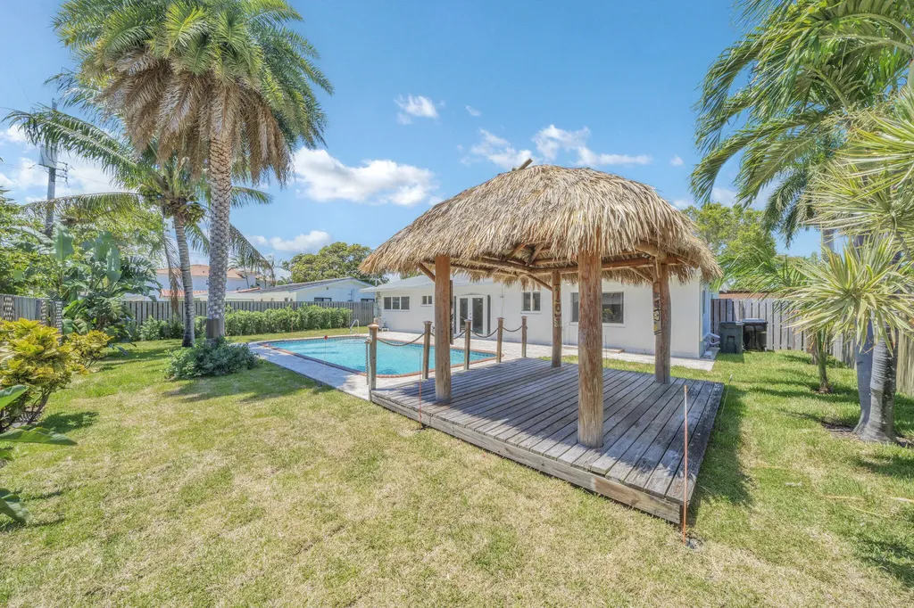 1970 NE 32nd Street Lighthouse Point FL 33064