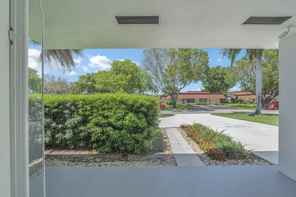 1970 NE 32nd Street Lighthouse Point FL 33064