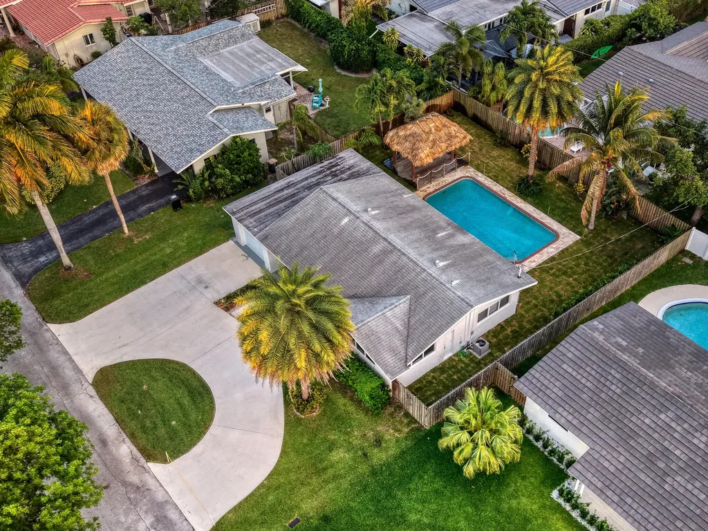 1970 NE 32nd Street Lighthouse Point FL 33064