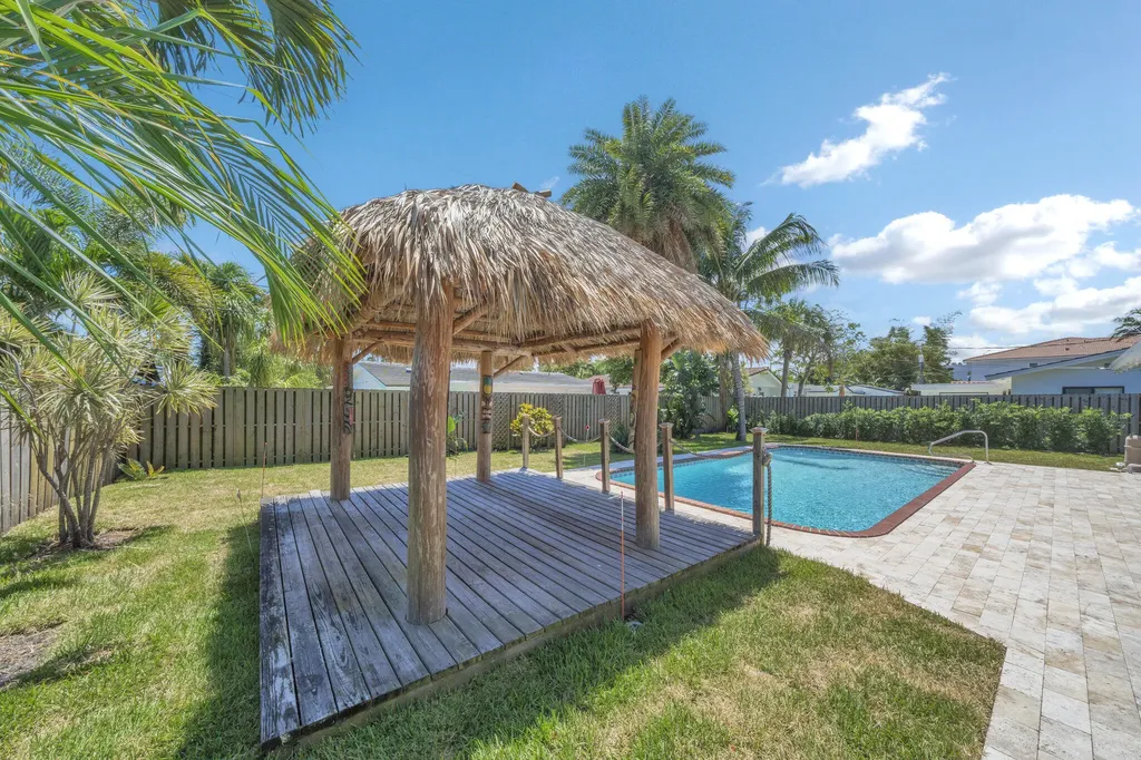 1970 NE 32nd Street Lighthouse Point FL 33064