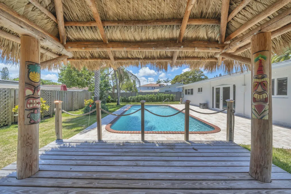 1970 NE 32nd Street Lighthouse Point FL 33064