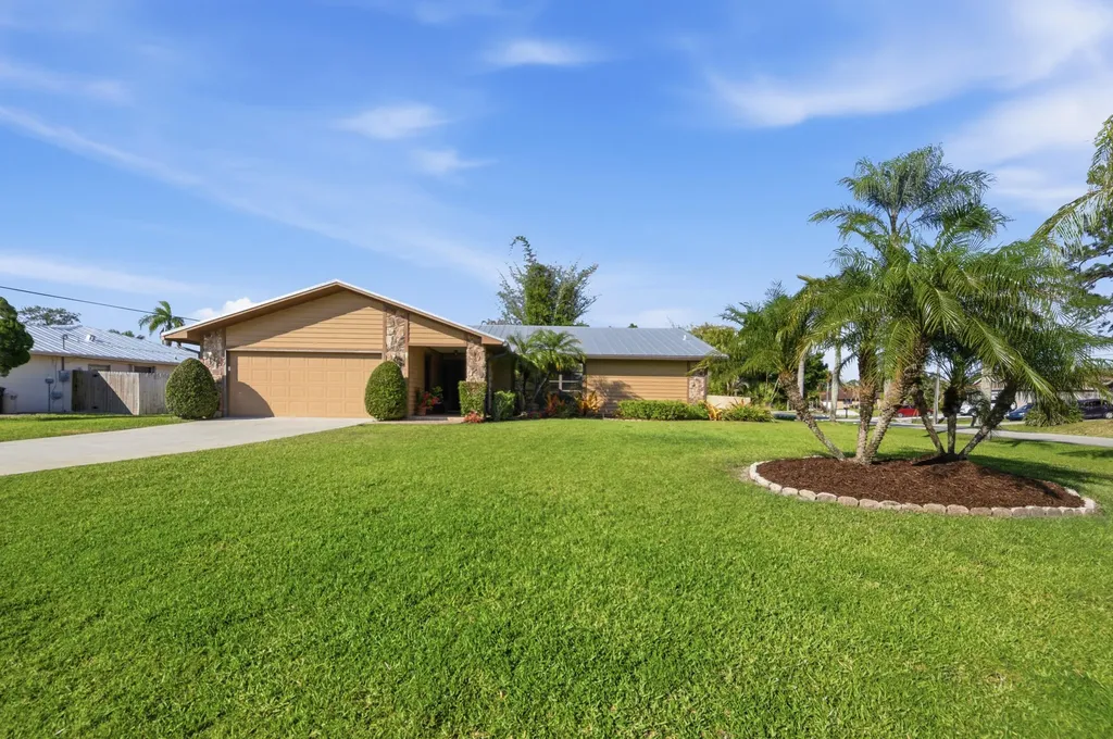 1199 SE Proctor Lane Port St Lucie FL 34983