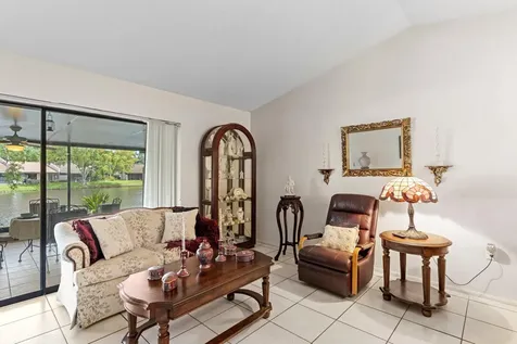 9709 NW 16th Street Pembroke Pines FL 33024