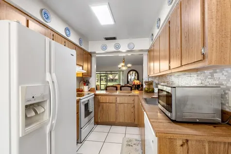 9709 NW 16th Street Pembroke Pines FL 33024