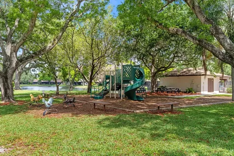 9709 NW 16th Street Pembroke Pines FL 33024
