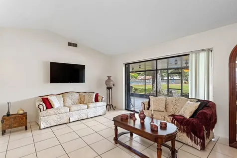 9709 NW 16th Street Pembroke Pines FL 33024