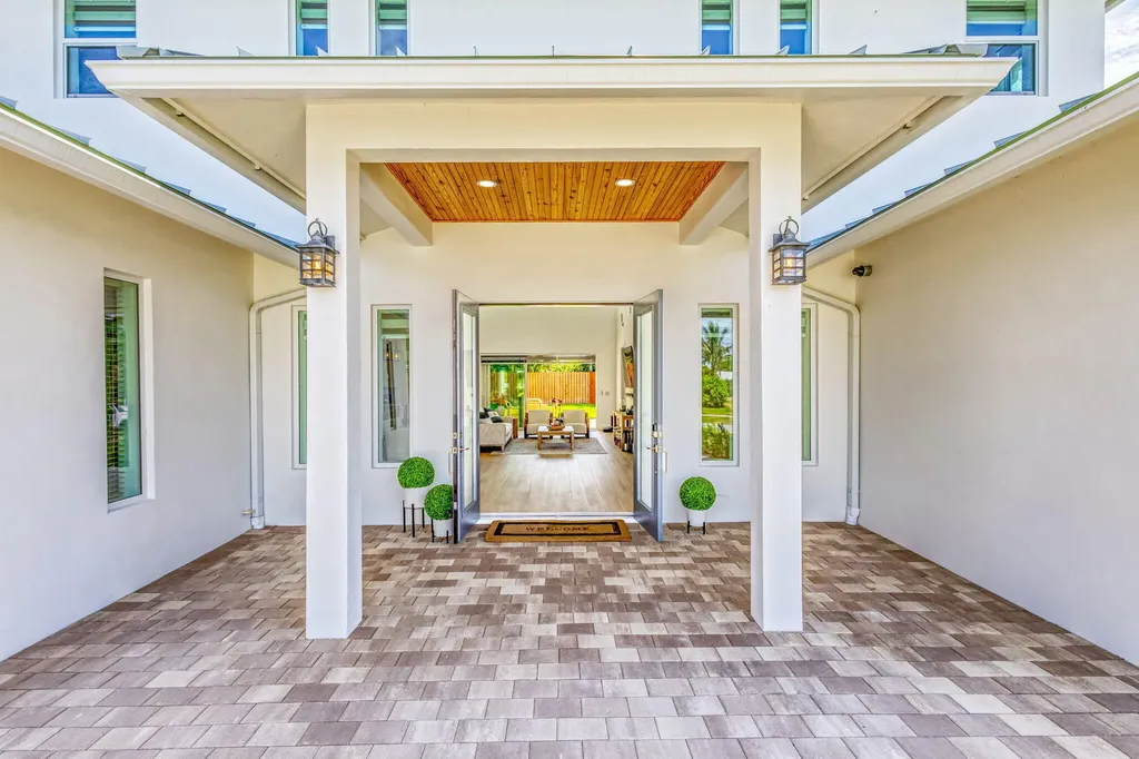 12952 Drayton Road SE North Palm Beach FL 33408