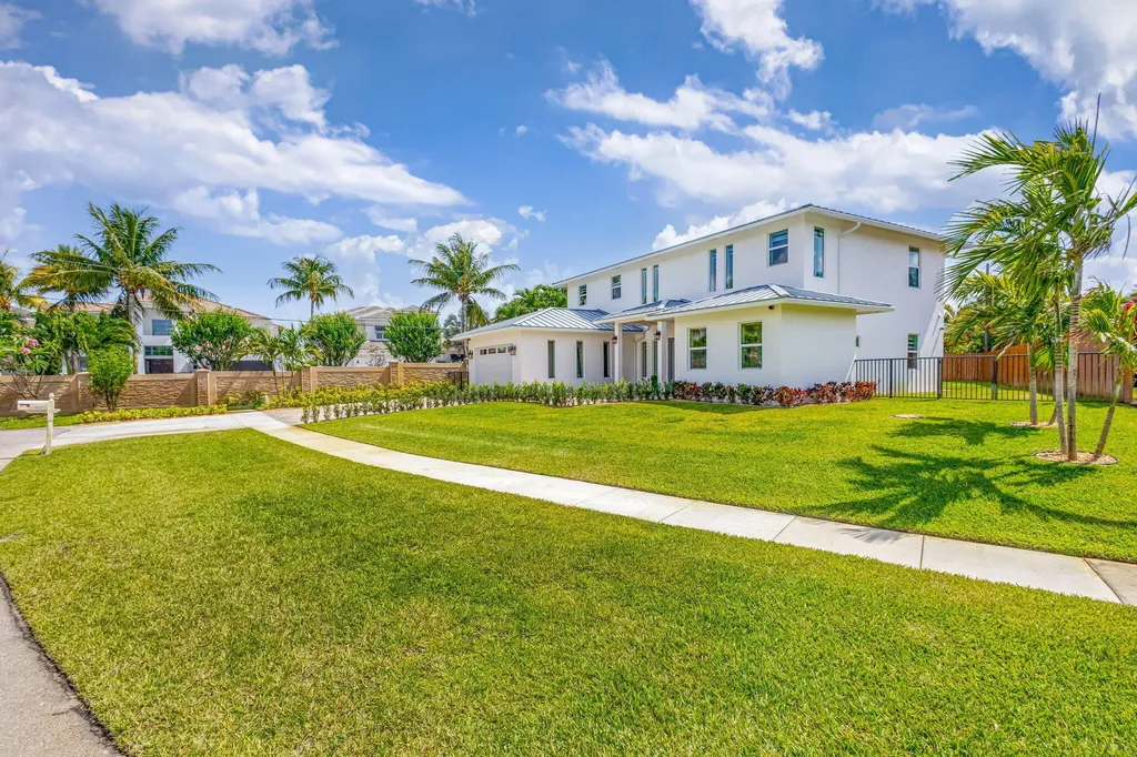 12952 Drayton Road SE North Palm Beach FL 33408