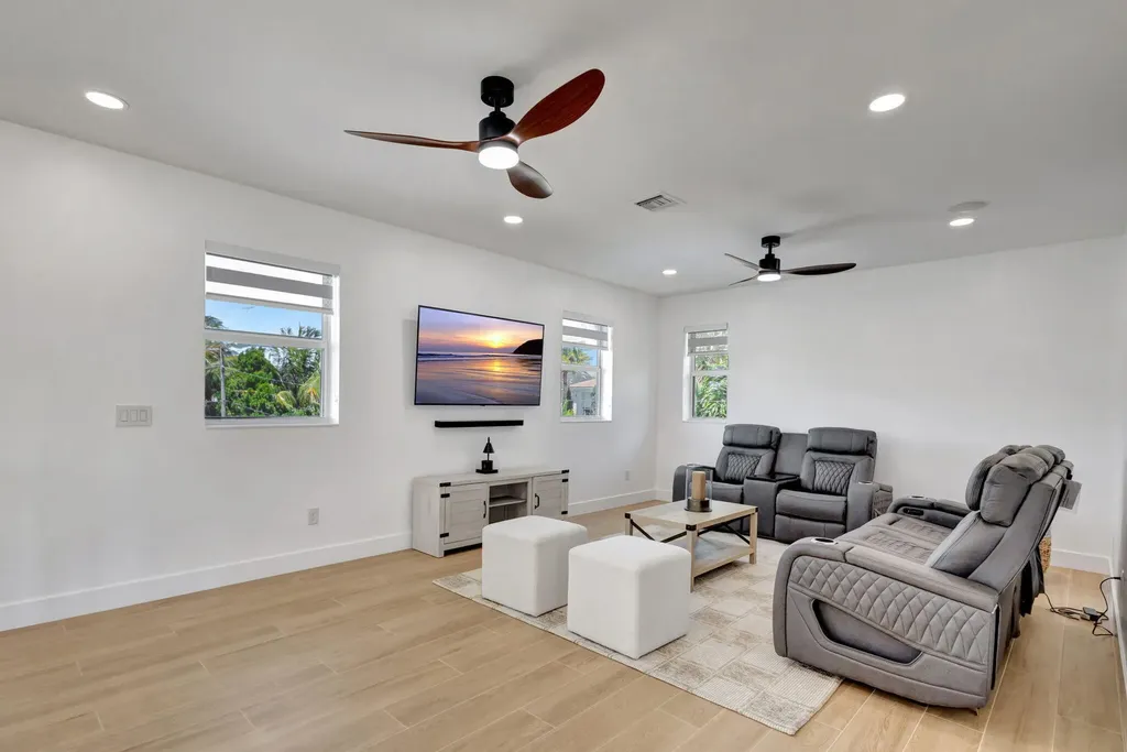 12952 Drayton Road SE North Palm Beach FL 33408
